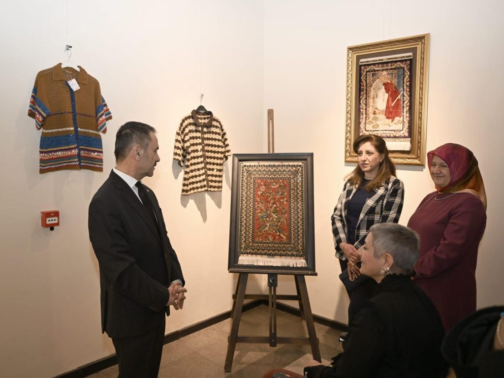 Hereke İpek Halısı ve Örgü Sergisi Açılışı Yapıldı