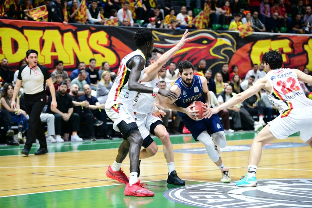 Çayırova Belediyesi, şampiyonluk yolunda hata yapmadı