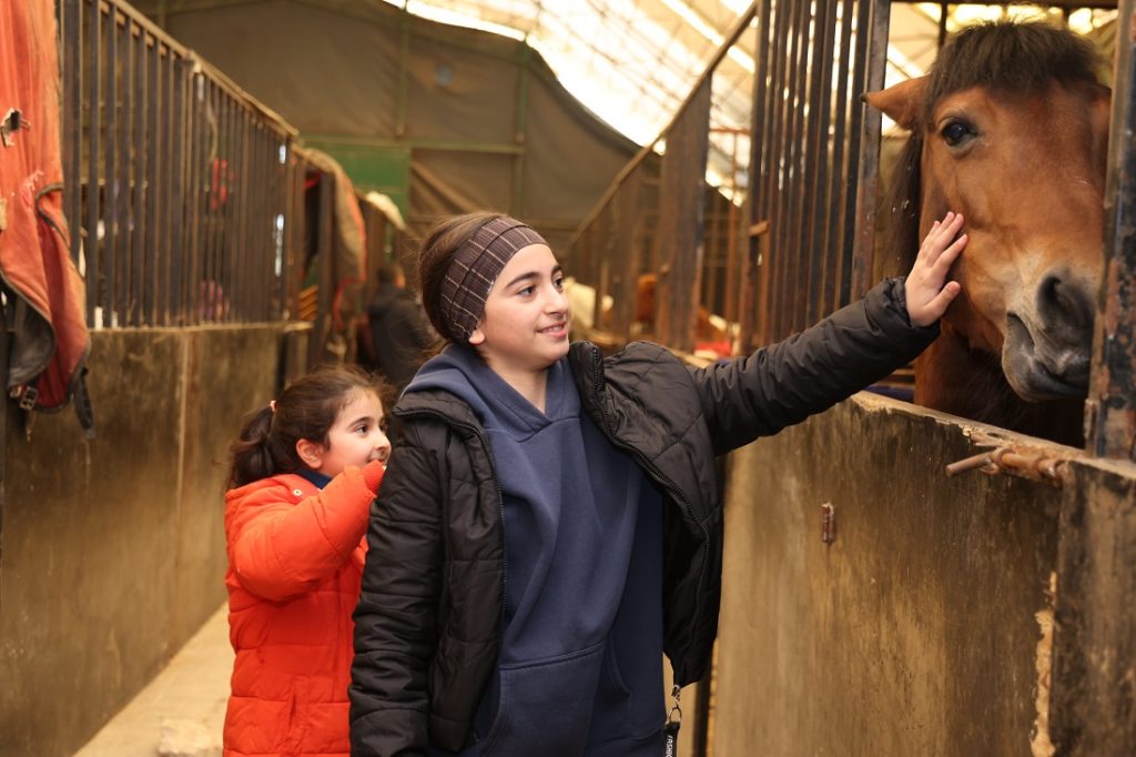 Ara tatilde 230 çocuk binicilikle tanıştı