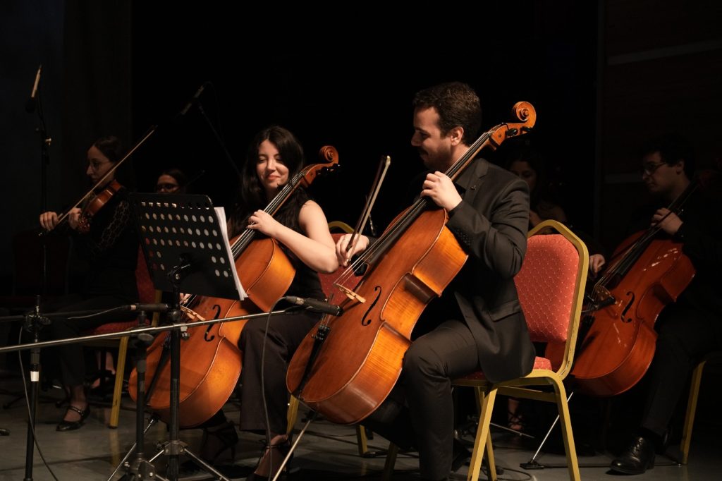 Dizi müzikleri senfonik yorumla mest etti