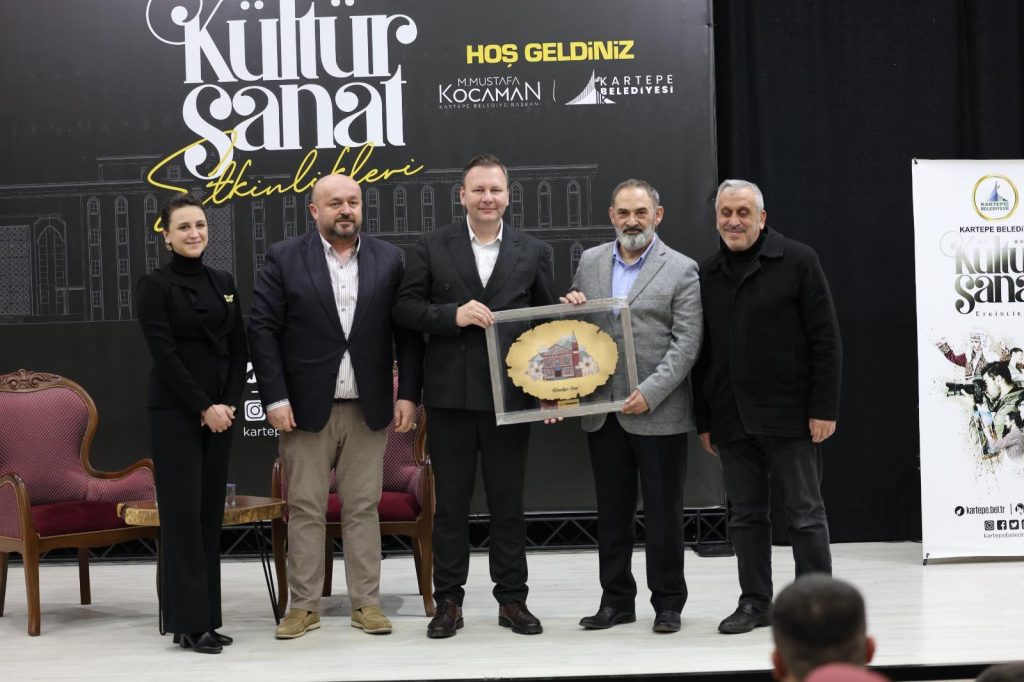 Kartepe’de Dursun Ali Erzincanlı Gönülleri Fethetti
