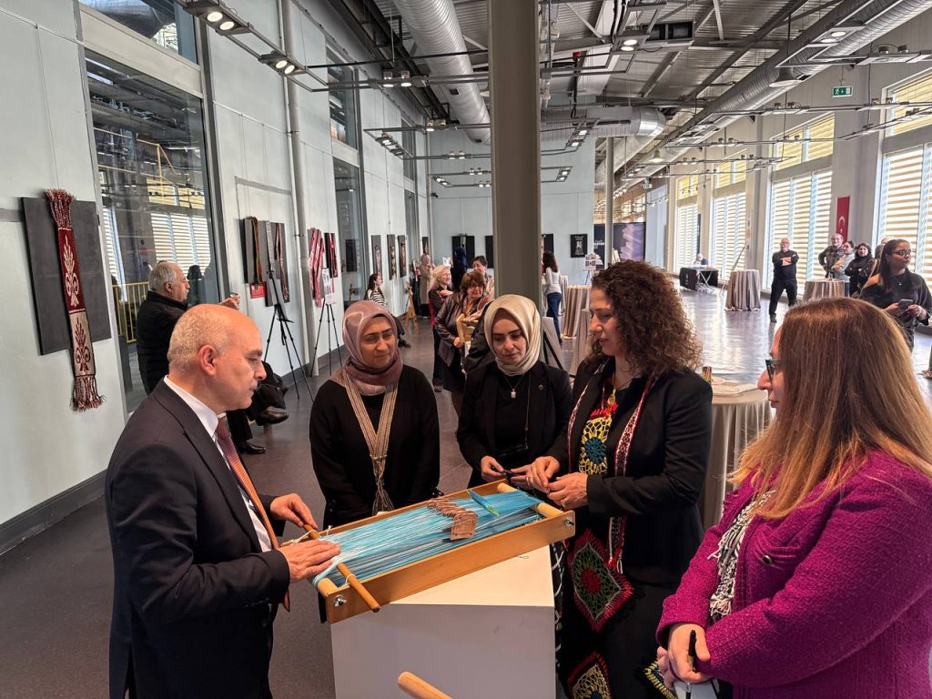 Geleneksel motifler dokuma sanatıyla hayat buldu