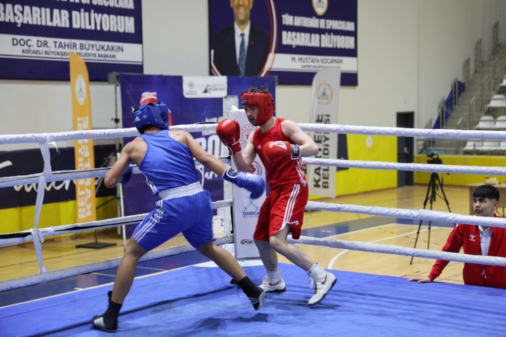 Kartepe’de Boks Rüzgarı