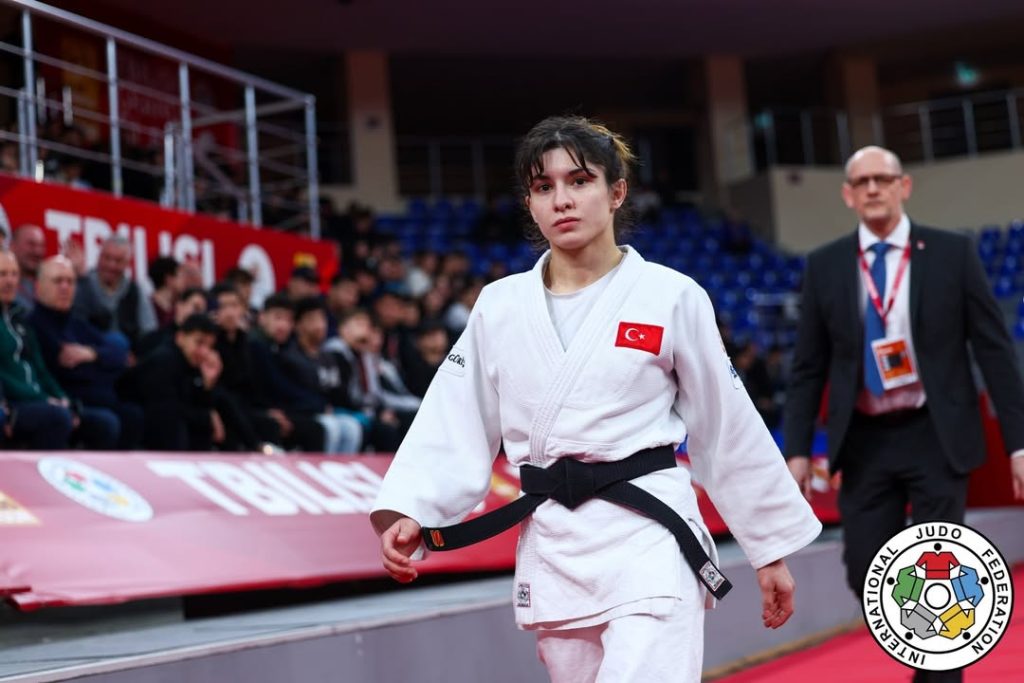 Kocaeli’nin altın kızı, Tuğçe Beder şampiyon!