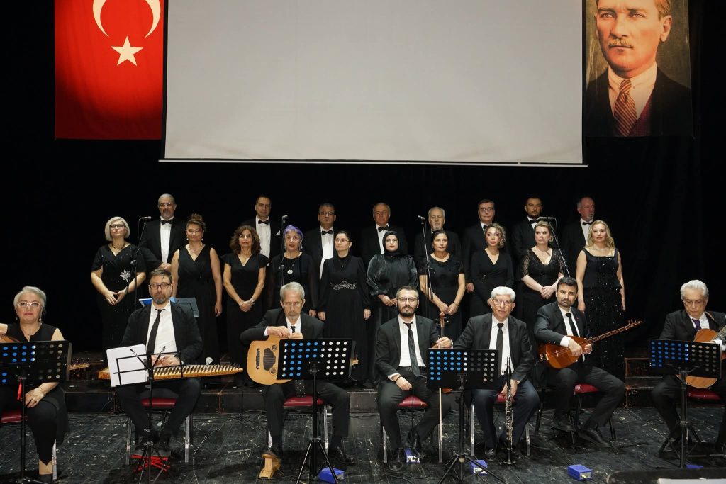 DOKTORLAR BU KEZ ŞİFA DEĞİL, SANAT DAĞITTI