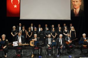 DOKTORLAR BU KEZ ŞİFA DEĞİL, SANAT DAĞITTI