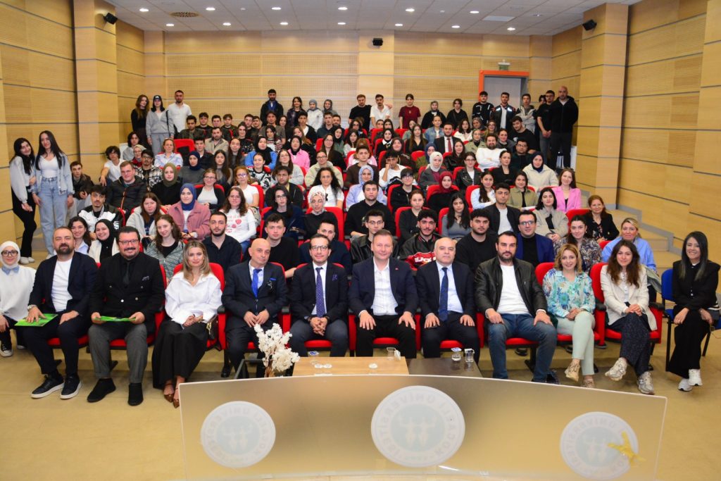 KOÜ’de Sektörün Öncüleri  Geleceğin Turizmcileriyle Buluştu