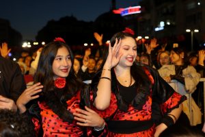 “İlle de Roman olsun” Kent Meydanı’nı salladı