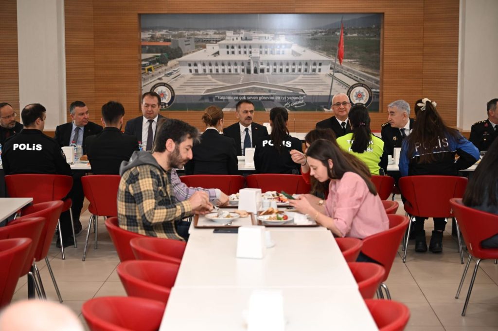 Vali Aktaş,  Emniyet Personeliyle Bir Araya Geldi