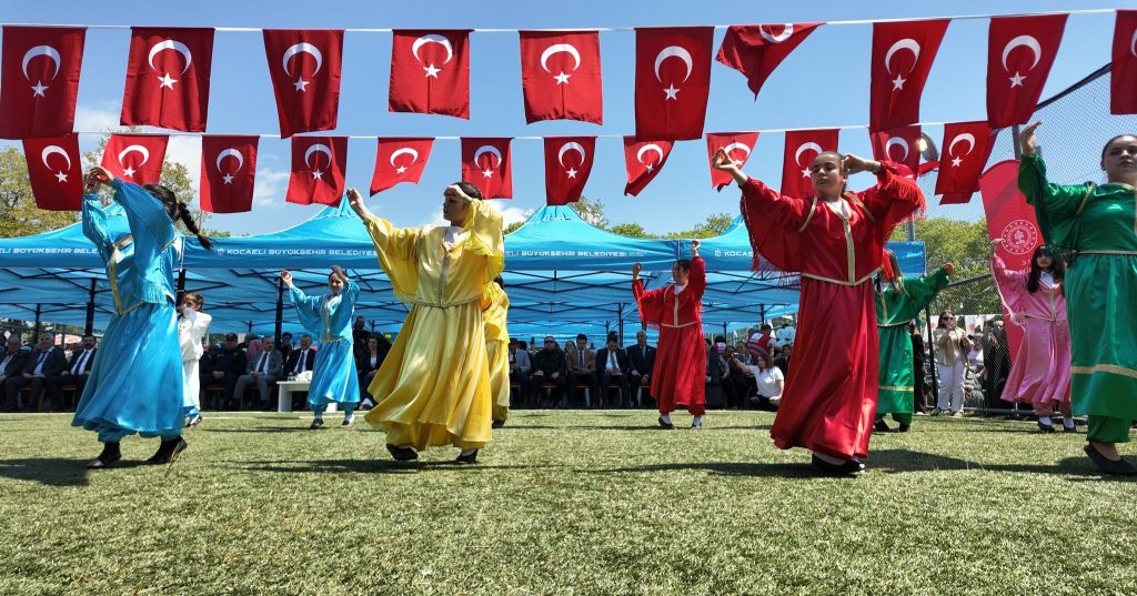 “Gelin tanış olalım, işi kolay kılalım”