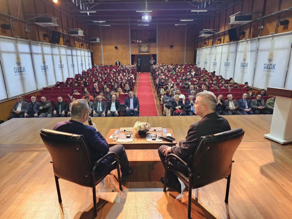 Gölcük’te “Yeni Dünya Düzeni” Söyleşisi