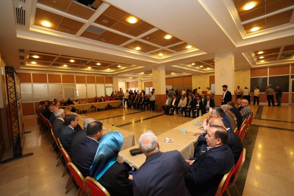 DİLOVASI BAYRAMLAŞMADA BULUŞTU