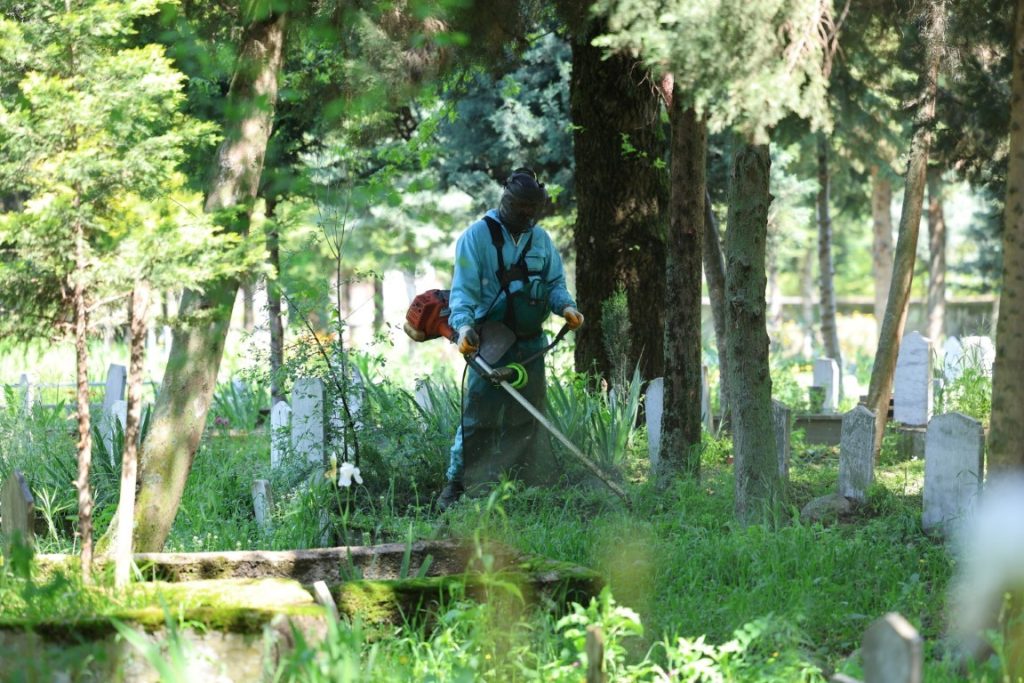 Kartepe’de Yeşil Alanlar Bayrama Hazırlanıyor