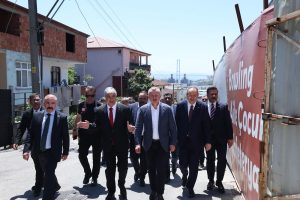 Başkan Büyükakın, Kent  Meydanı projesini inceledi