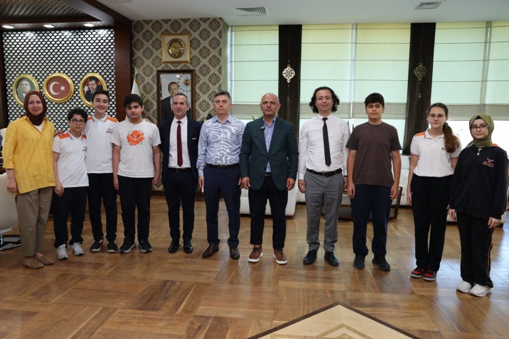 Başkan Söğüt, başarılı öğrencileri ağırladı